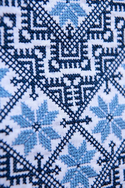 Вишиванка чоловіча лляна Орнамент з блакитним візерунком 301234 льон (L)96-100 біла